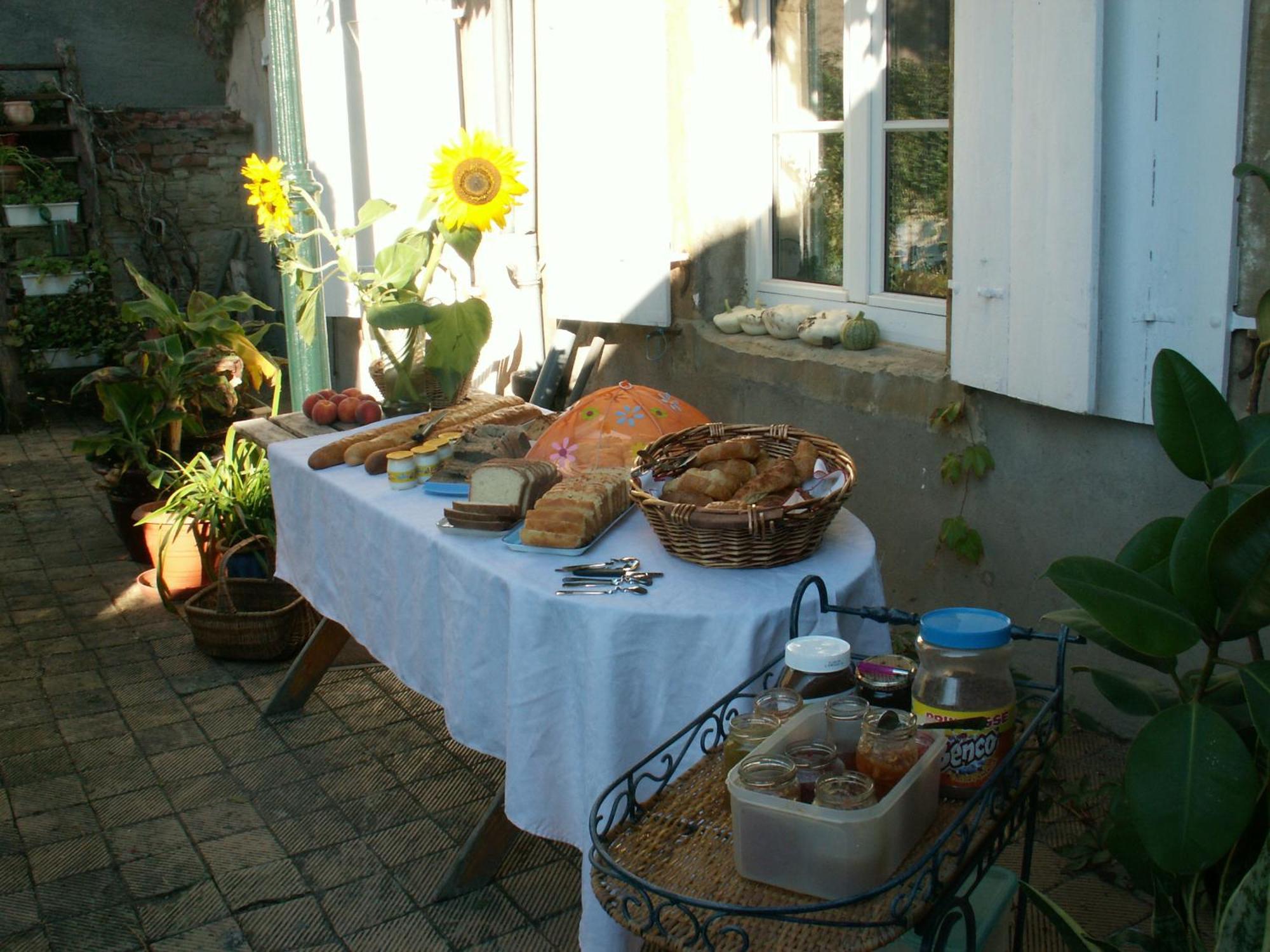 Chambres d'hôtes Au presbytère Racrange Esterno foto